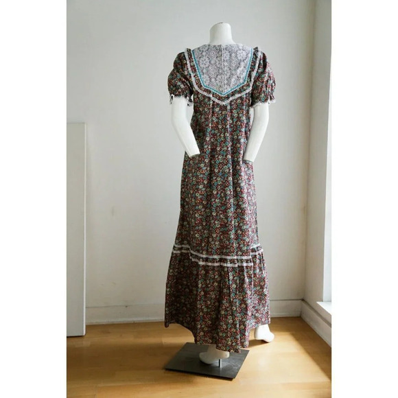 Vintage Handmade Cotton Microfloral Chintz Print Lace Detail Boho Dress - Picture 8 of 8